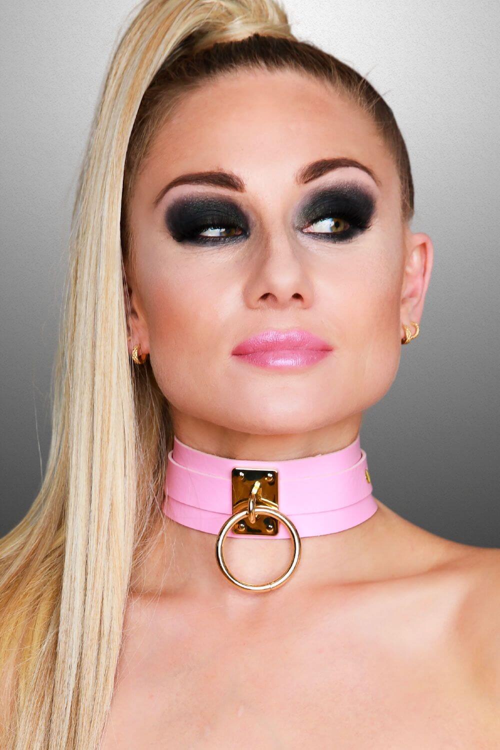 Colier choker din piele vegana cu inel metalic mare Collar Me!, roz 1