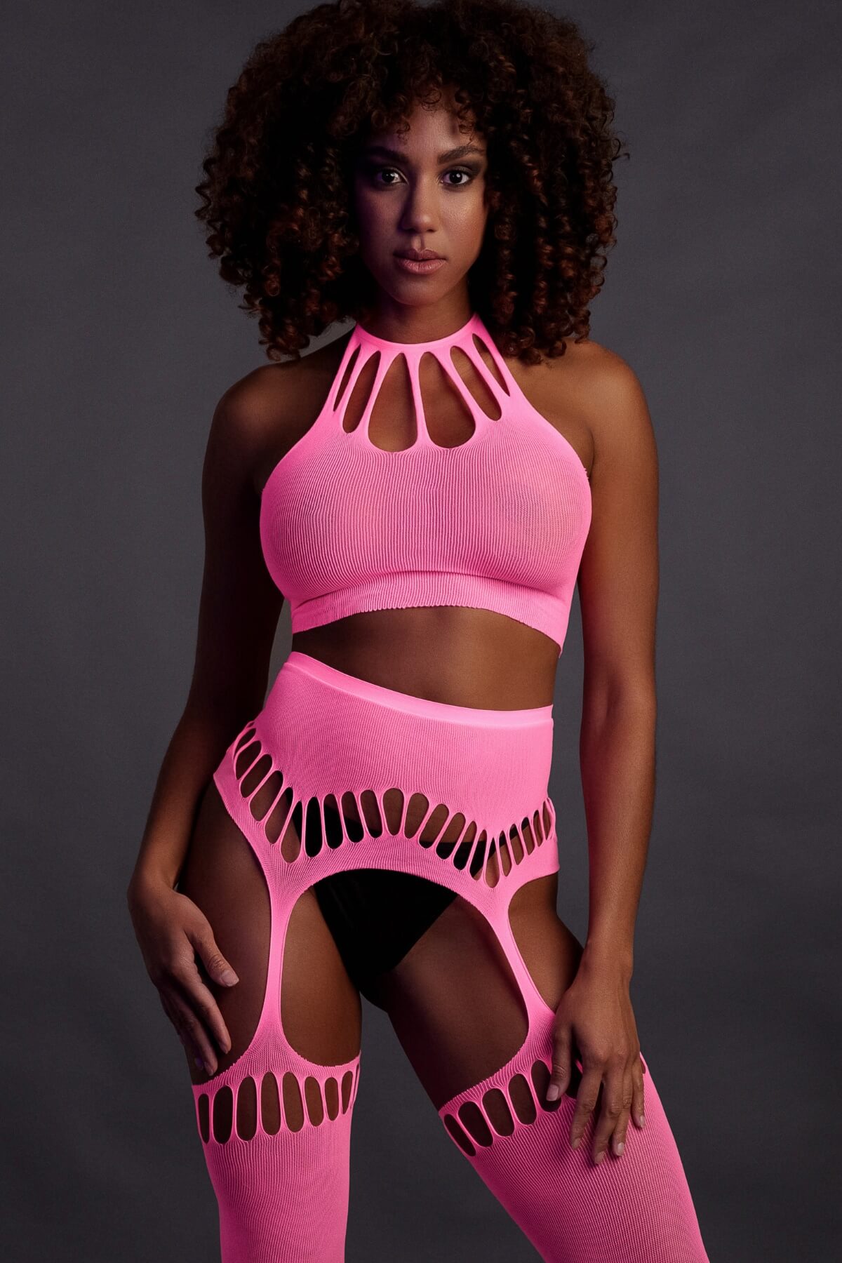 set lenjerie fishnet din plasa elastica roz fosforescent compus din doua piese