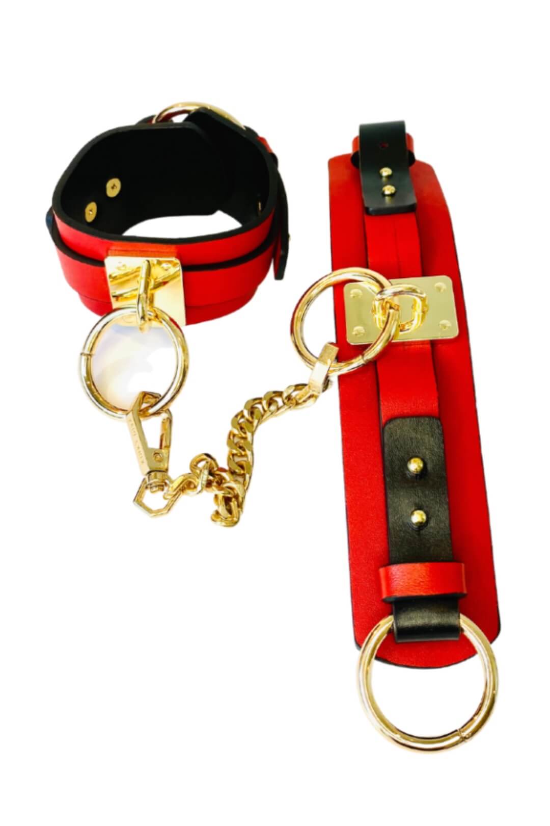 catuse pentru glezne sesiuni usoare bdsm din piele vegana rosu negru cu accesorii metalice aurii