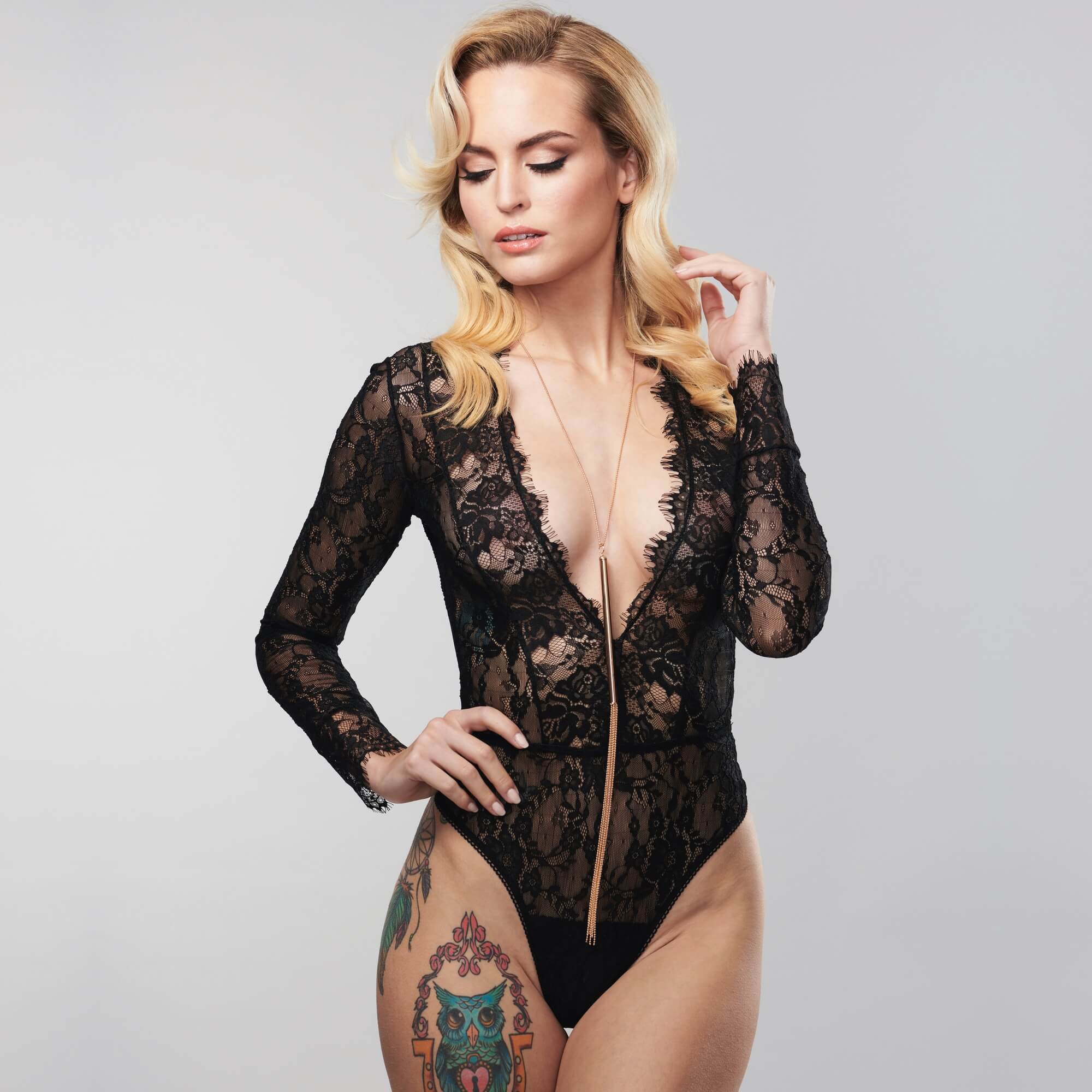 colier metalic auriu ce poate fi folosit ca bici Magnifique de la Bijoux Indiscrets - Model