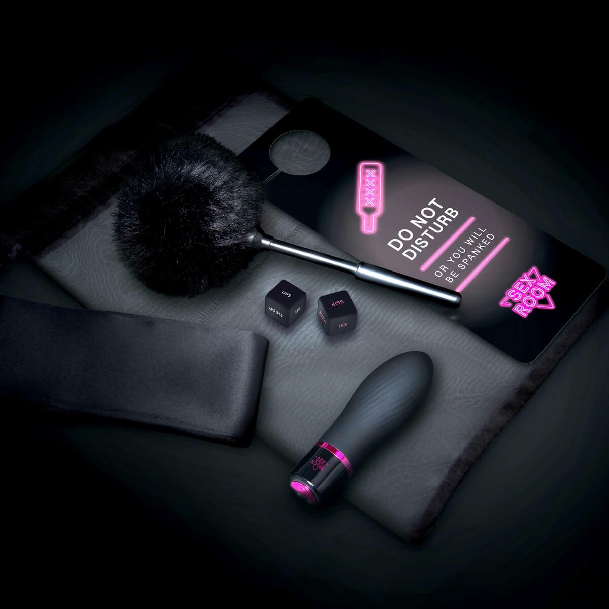 Set erotic pentru adulți cu bullet vibrator și accesorii senzuale. Ideal pentru cupluri, stimulare intensă și jocuri incitante. Raunchy Kit – 6 piese premium - lifestyle