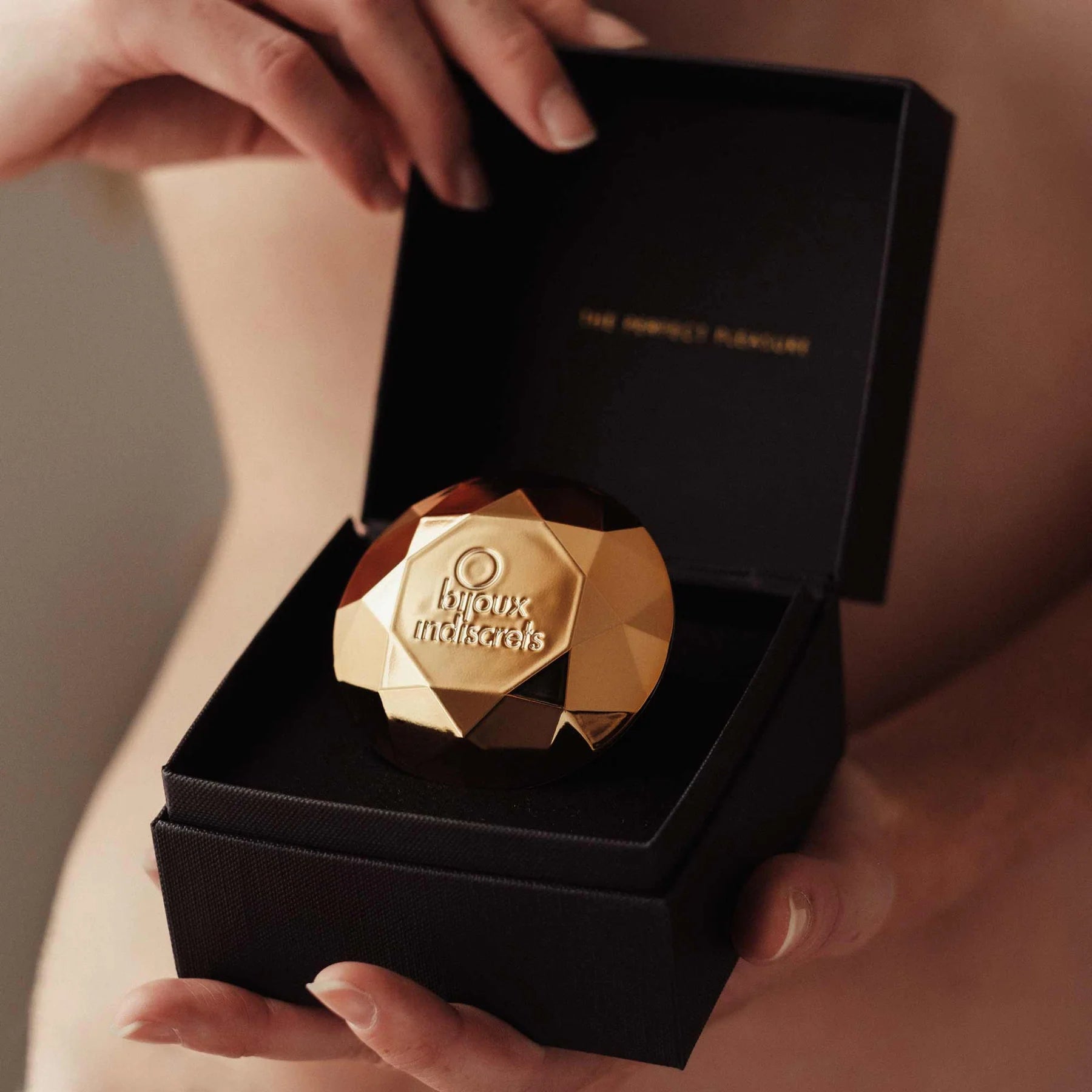 Vibrator clitoridian reincarcabil Twenty One Diamond - lifestyle box